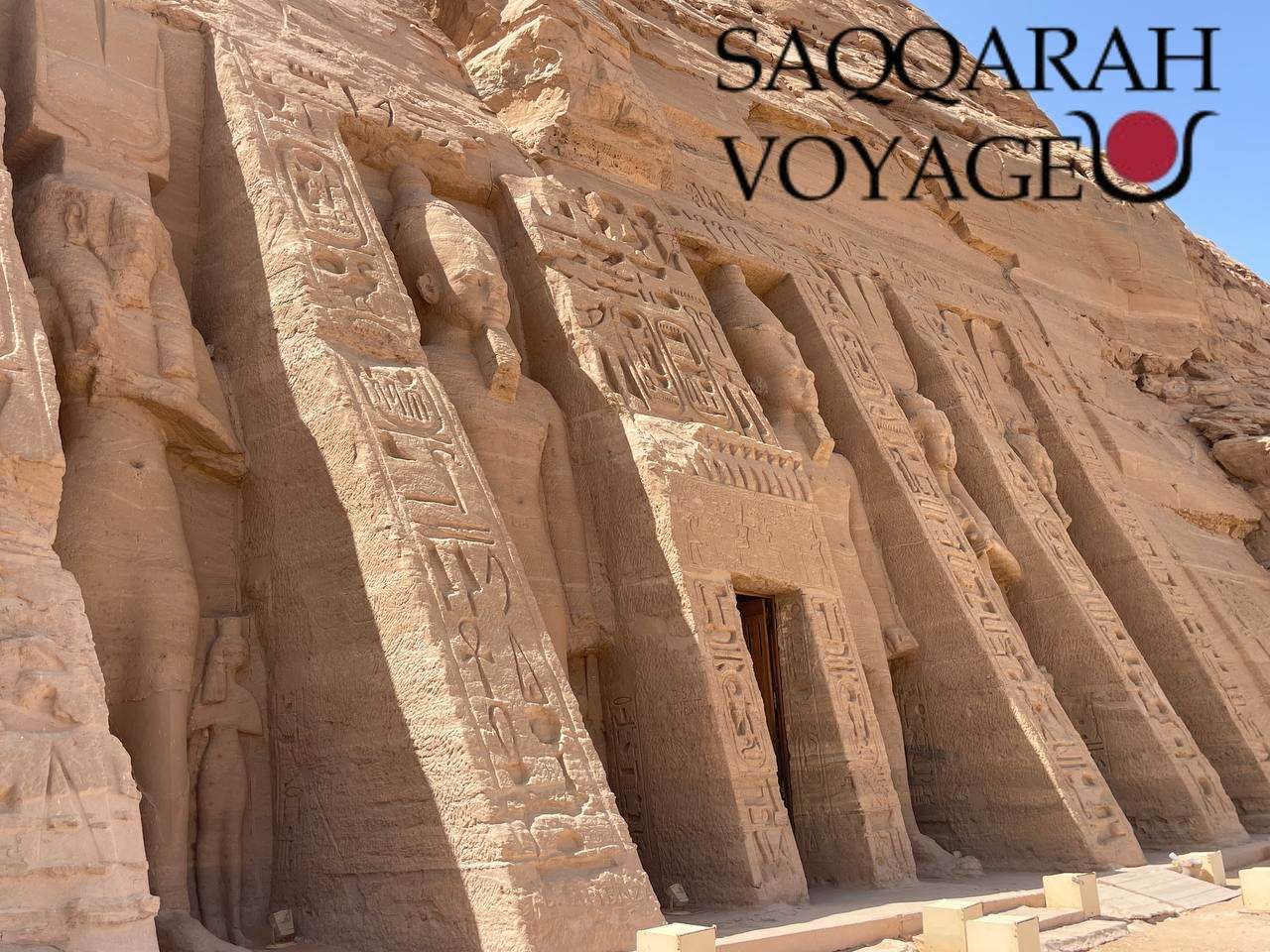 Détails de l’offre Ce qui est inclus dans le prix Tous les transferts en véhicules climatisés. 4 nuits en cabine privée à bord d’une Dahabeya. Tous les repas (petit-déjeuner, déjeuner et dîner). Guide égyptologue francophone privé. Entrées aux sites mentionnés. Taxes et autorisations. Eau potable pendant les excursions.